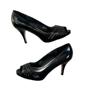 White House Black Market Black ‘Ava’ Patent Leather Peep Toe Pumps 7.5